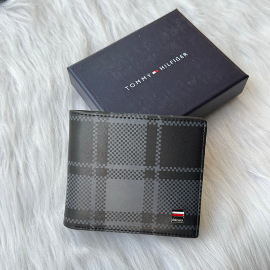 Tommy Hilfiger Men Checked Wallet |Black|